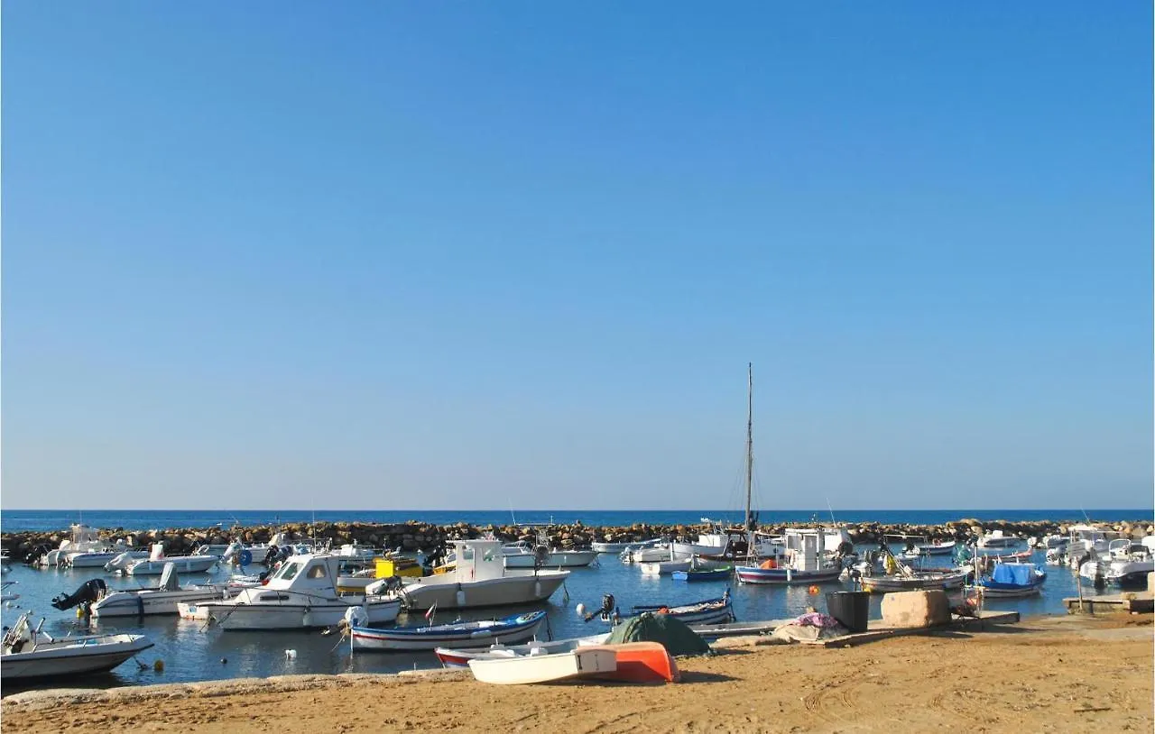Awesome Home In Chiaramonte Gulfi With Wifi 0*,  意大利